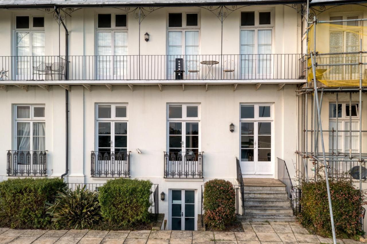 Апартаменты The Regency - Sea Views And A Modern Art Deco Style Interior Рамсггейт Экстерьер фото